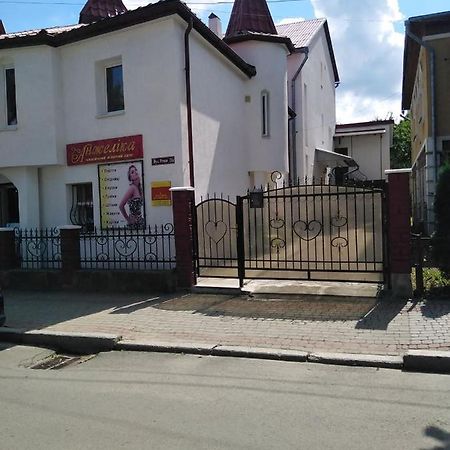 Sadyba Anzhelika Truskawiec Zewnętrze zdjęcie